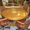 Round/Oval Dining Table with (4) Chairs